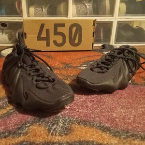 Yeezy 450 utility black size 9.5 mens